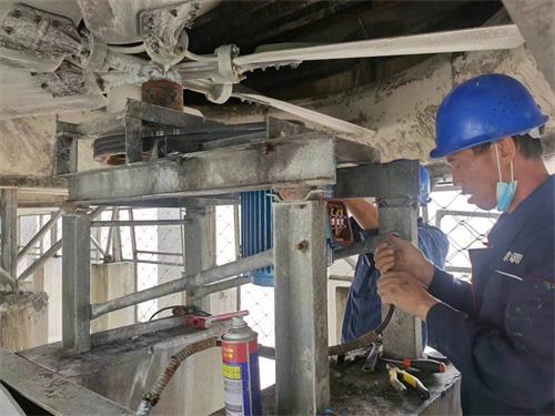 <a href=http://m.51fys.com/tags23_0.html target=_blank class=infotextkey>冷卻塔風機</a>噪聲控制方法》align= <a href=http://m.51fys.com/tags23_0.html target=_blank class=infotextkey>冷卻塔風機</a>噪音控制方法